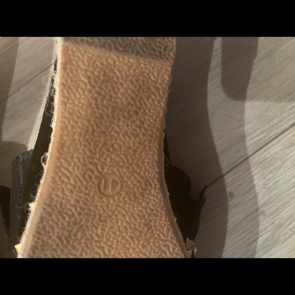 Beautiful shoes worn twice - Picture 2 of 5